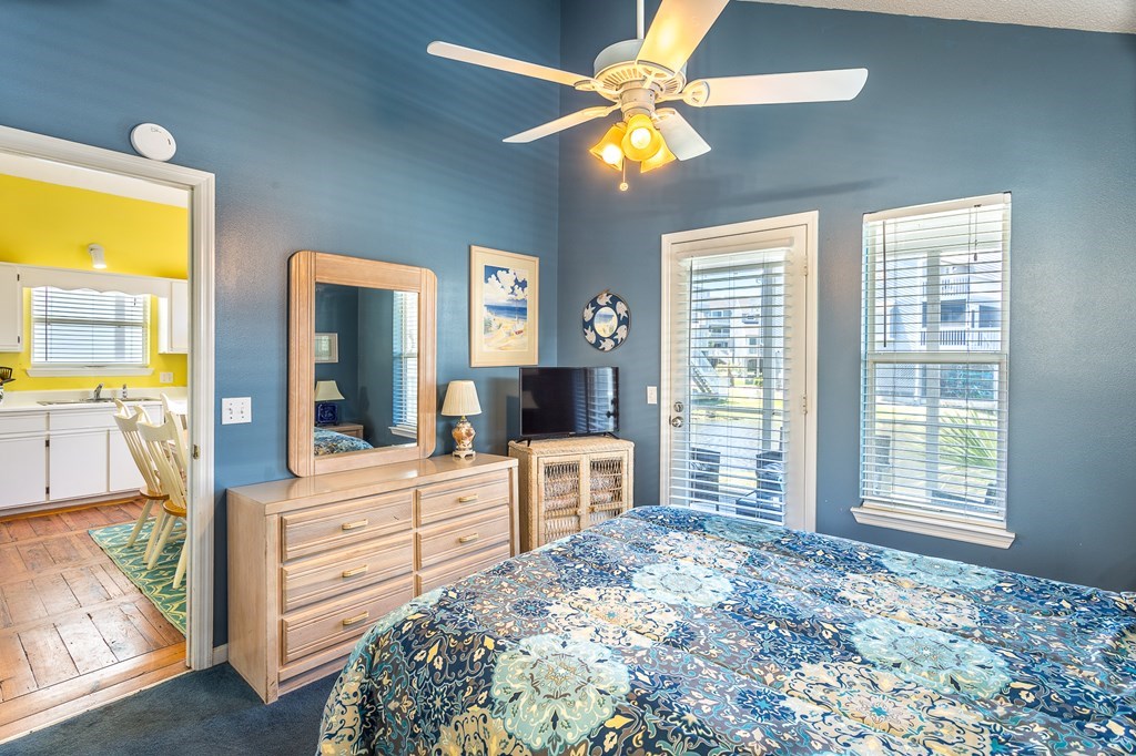 125 Parkside Cir, 32456