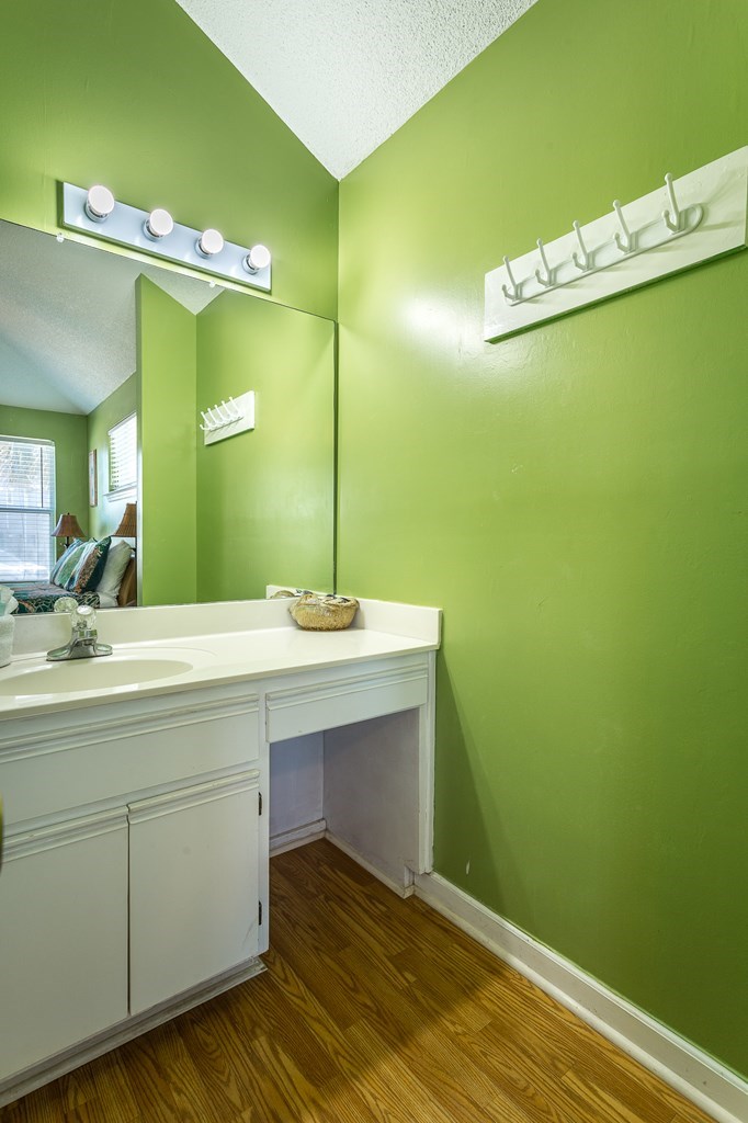 125 Parkside Cir, 32456