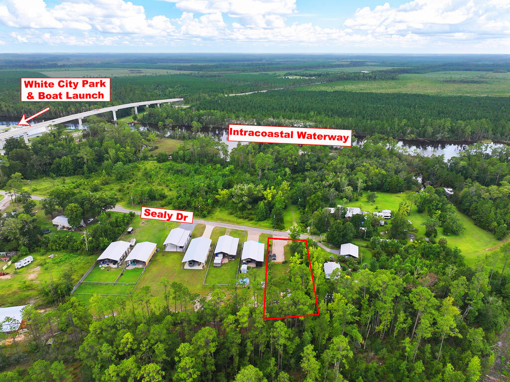 385 Sealy Dr, 32465