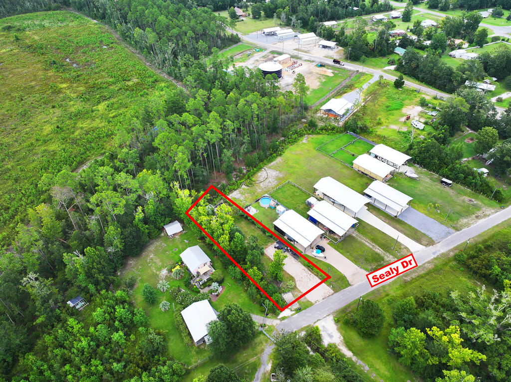 385 Sealy Dr, 32465