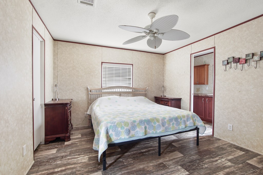 385 Sunshine Rd, 32456