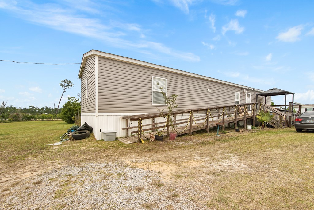 385 Sunshine Rd, 32456