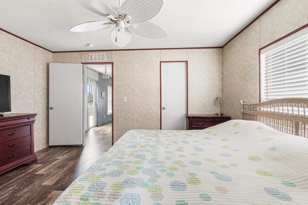 385 Sunshine Rd, 32456