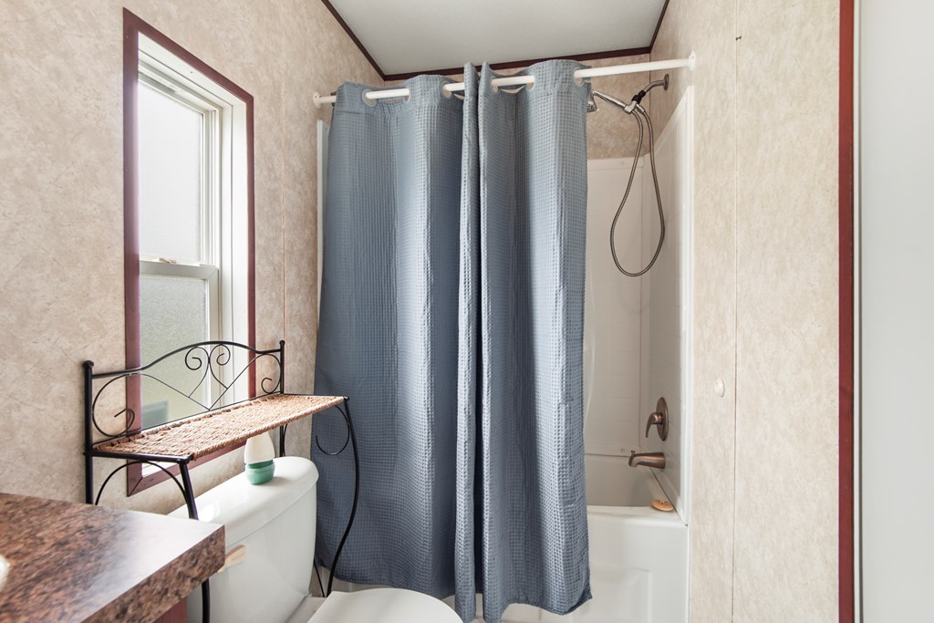 385 Sunshine Rd, 32456