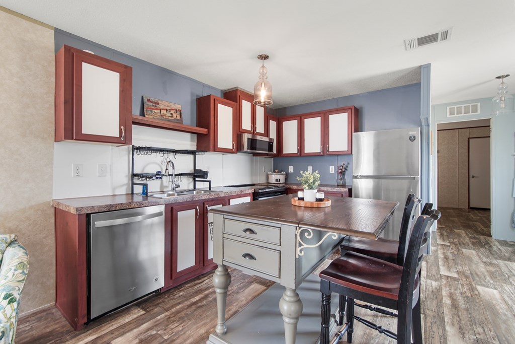 385 Sunshine Rd, 32456