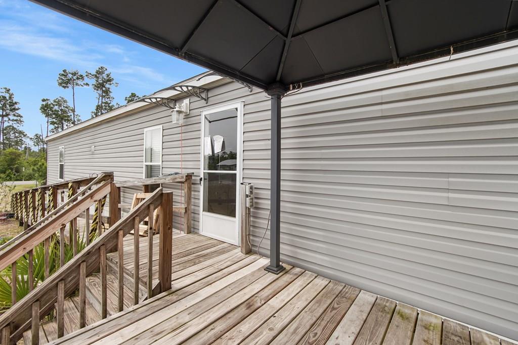 385 Sunshine Rd, 32456