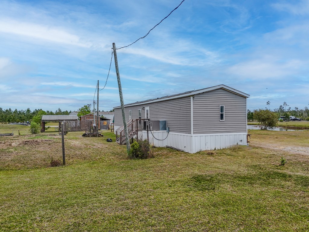 385 Sunshine Rd, 32456