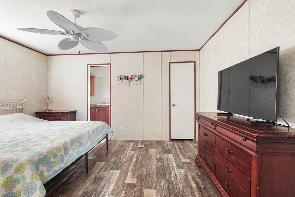 385 Sunshine Rd, 32456