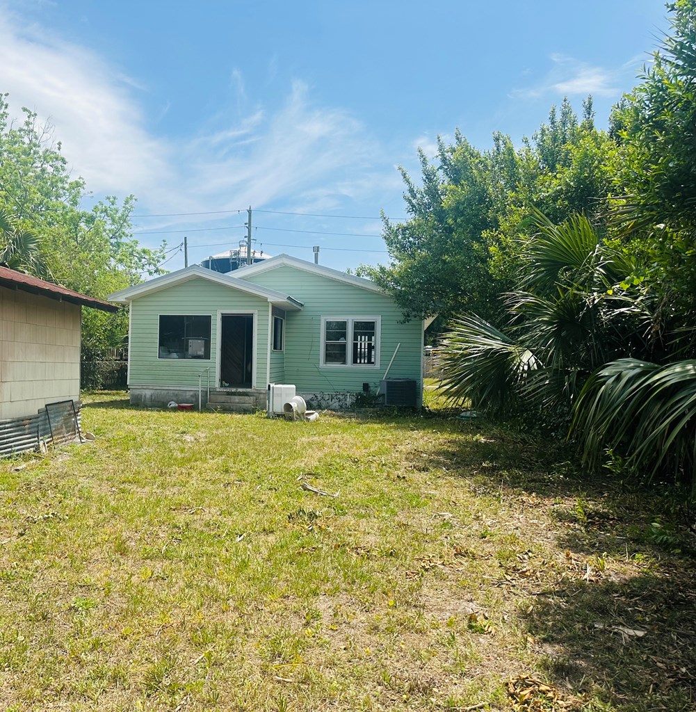 345 Marlin St, Port St. Joe 32456
