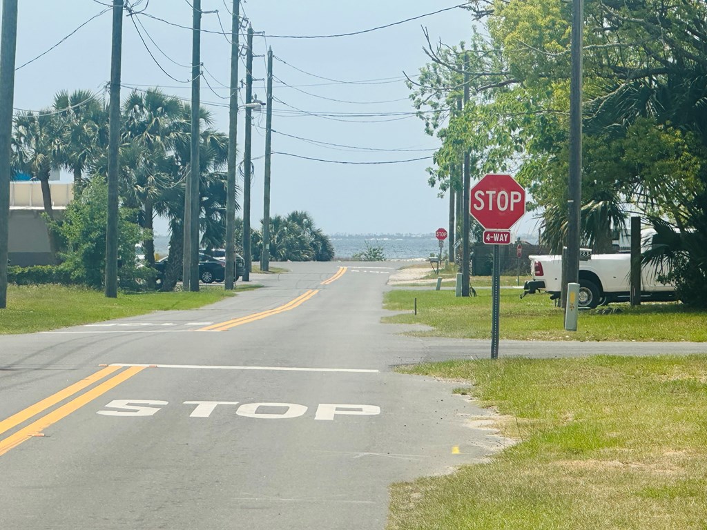345 Marlin St, Port St. Joe 32456
