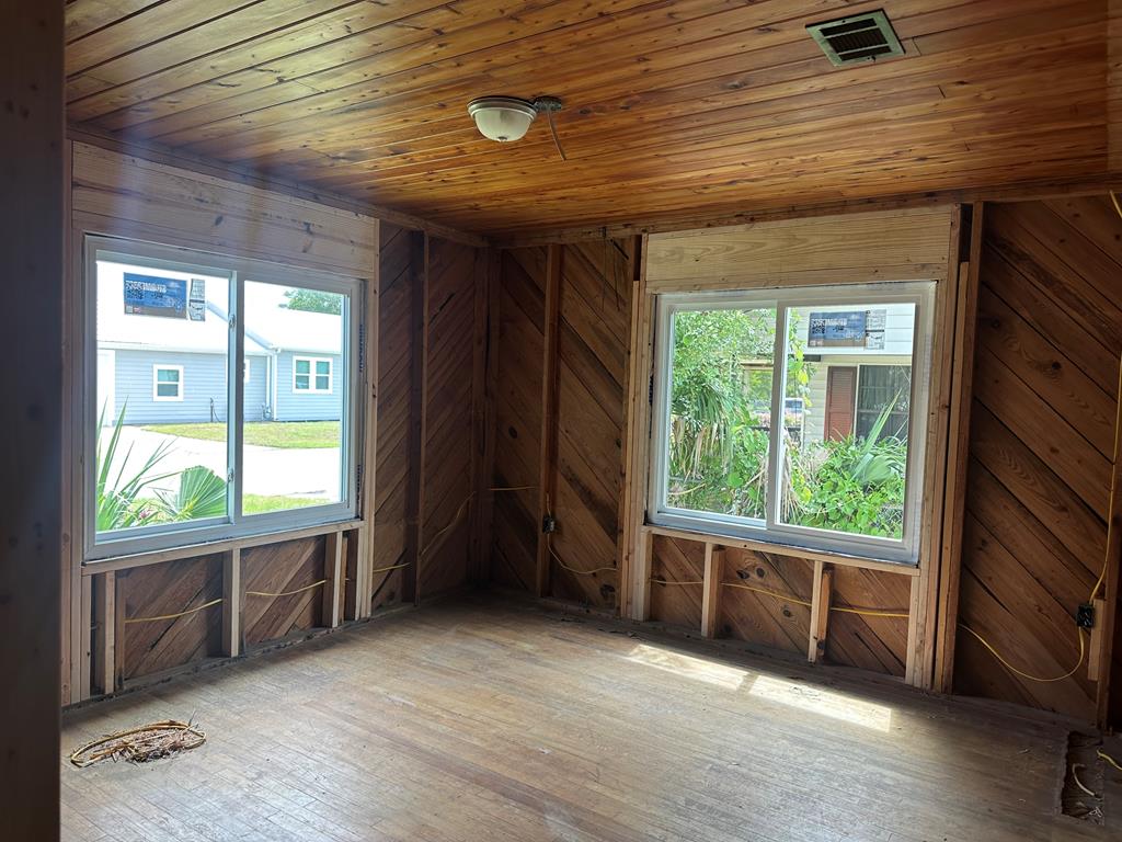 345 Marlin St, Port St. Joe 32456