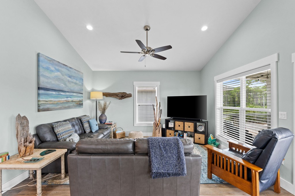 103 Mccosh Mill Rd, Port St. Joe 32456