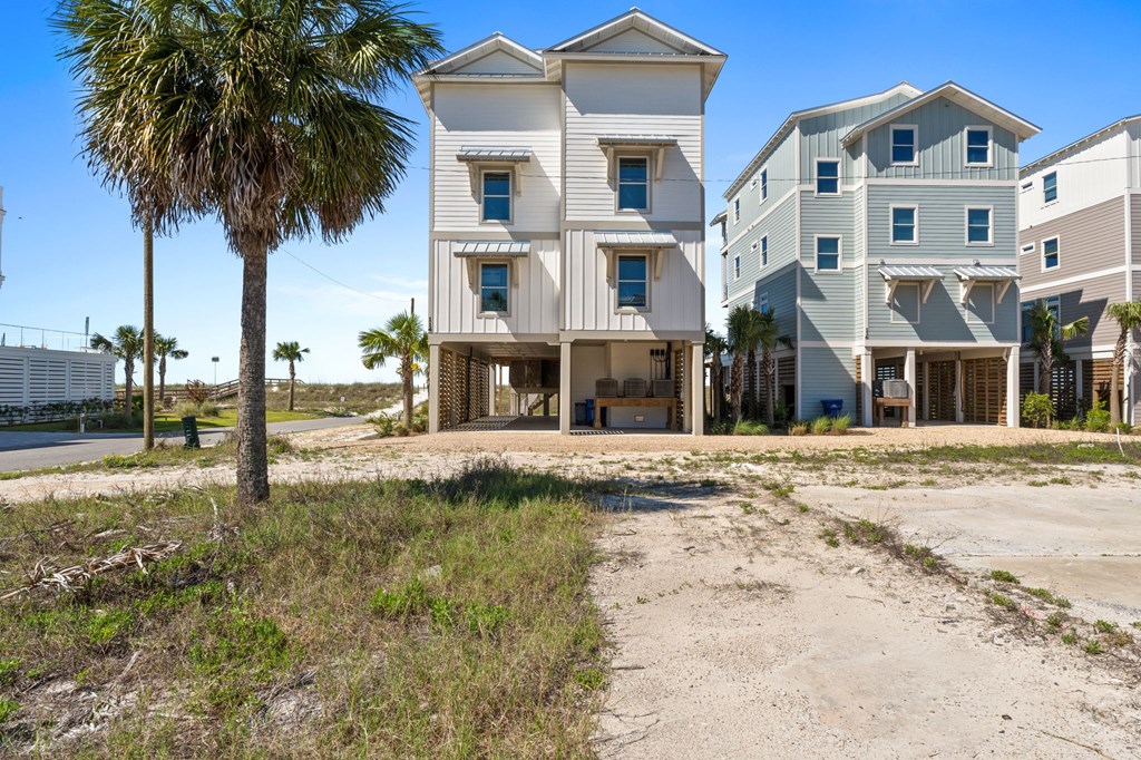 114 S 35th St, 32456
