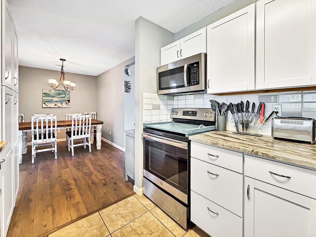 313 Hatley Dr, 32456