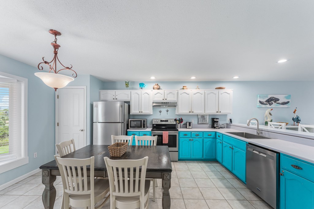 642 Sea Cliff Dr # 17, 32456 Unit: C-17