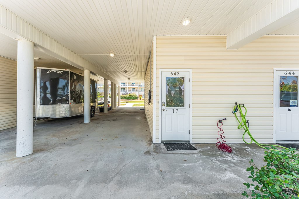 642 Sea Cliff Dr # 17, 32456 Unit: C-17