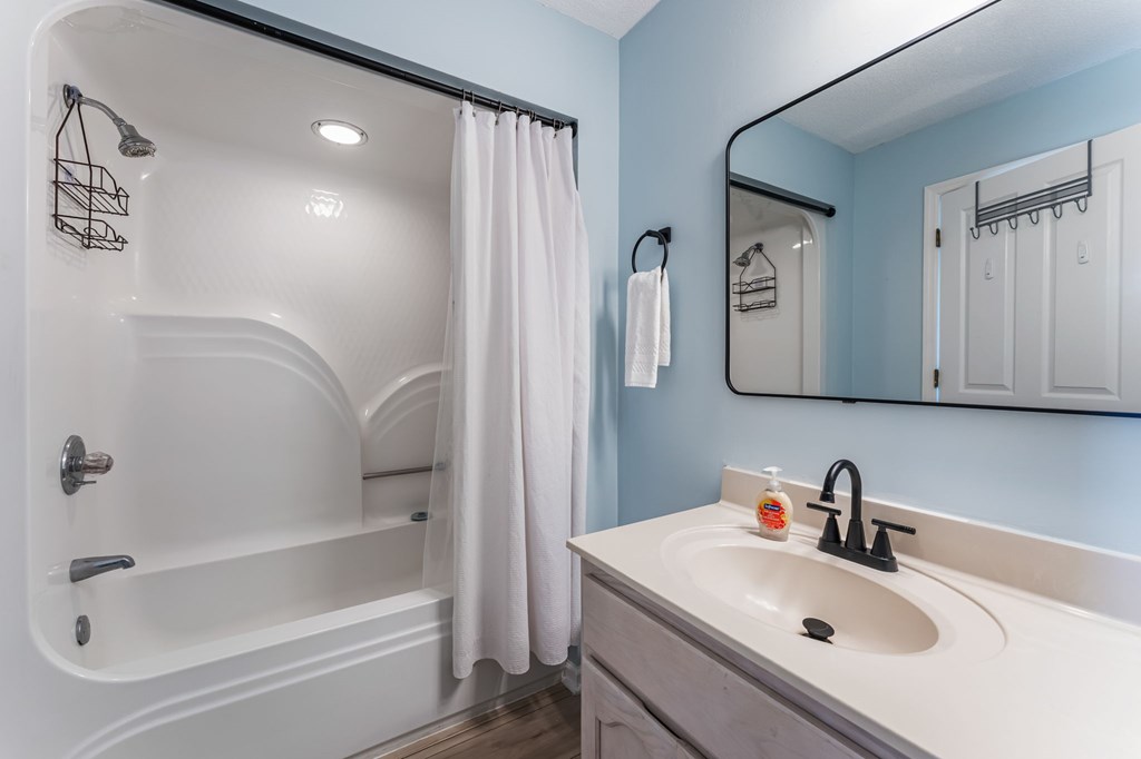 642 Sea Cliff Dr # 17, 32456 Unit: C-17
