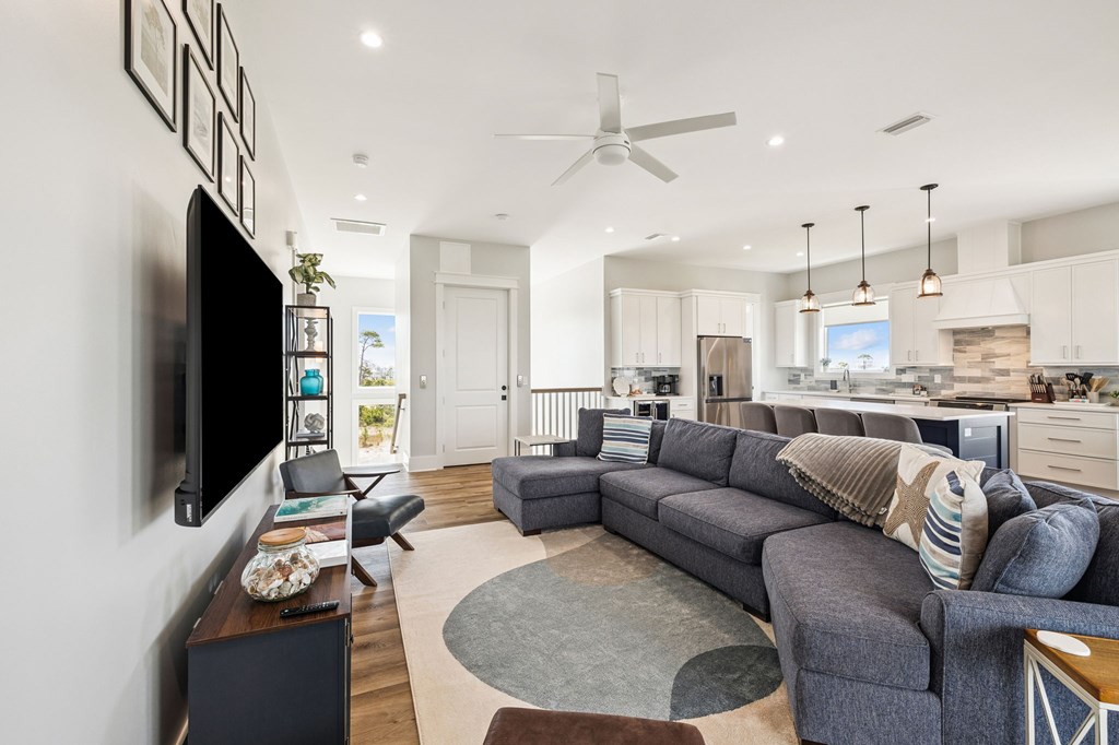 225 Park Point Cir, Port St. Joe 32456
