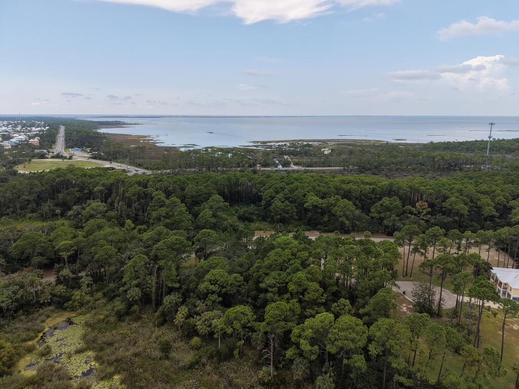 112 Waters Edge Dr, Port St. Joe 32456