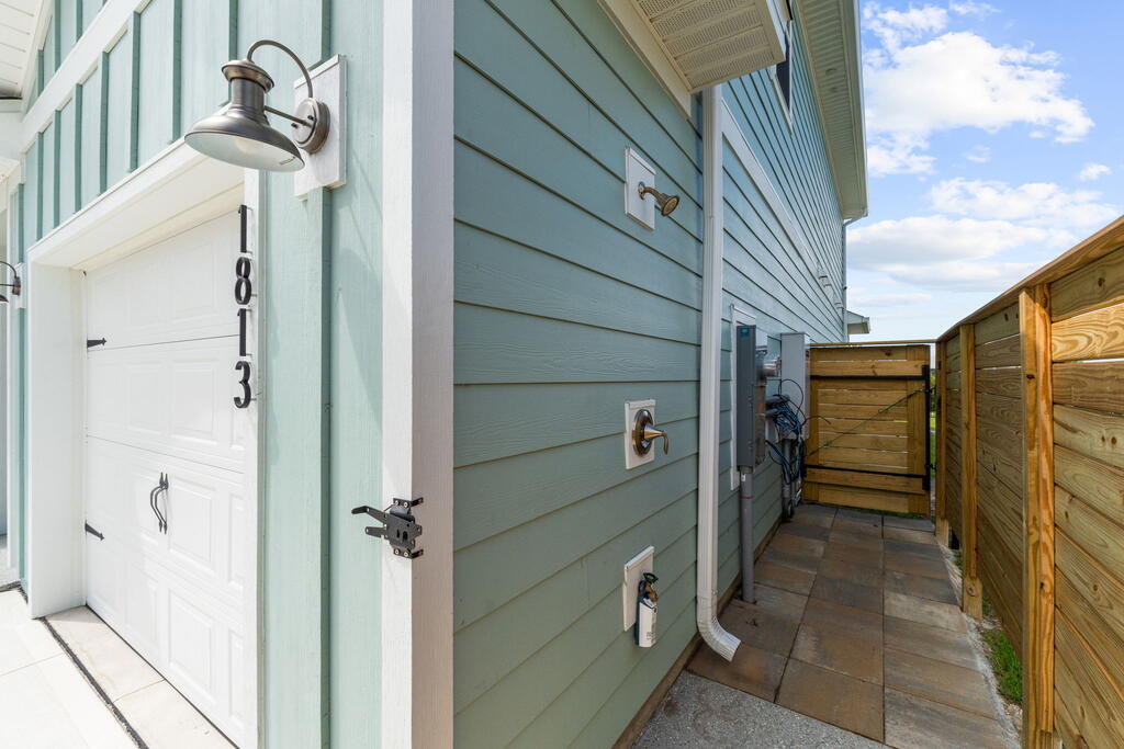 1813 Backwater Rd, Port St. Joe 32456