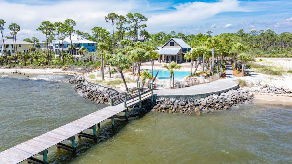 1813 Backwater Rd, Port St. Joe 32456
