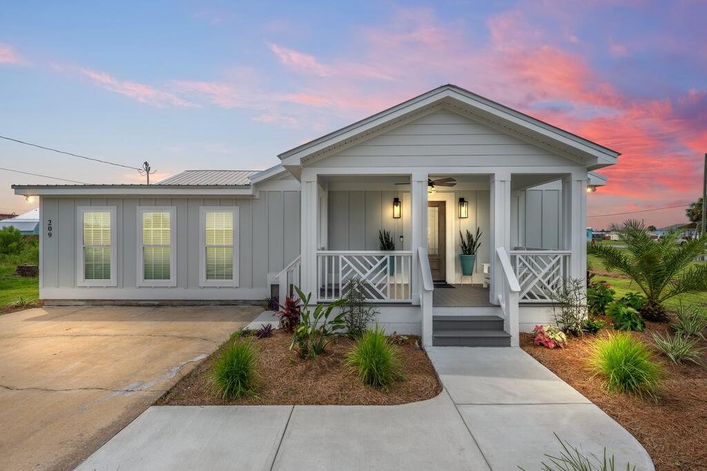 209 7th St, 32456