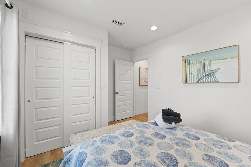 209 7th St, 32456