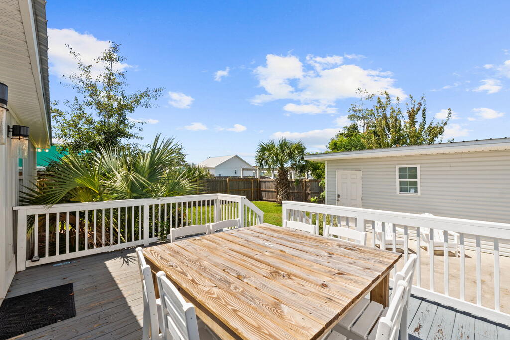 209 7th St, 32456