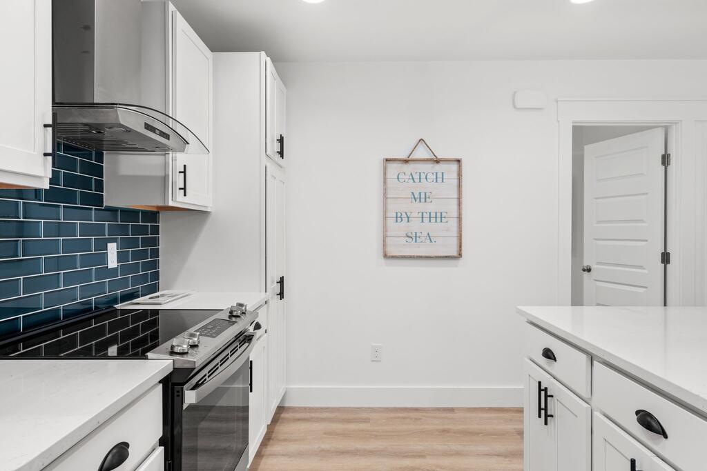 209 7th St, 32456