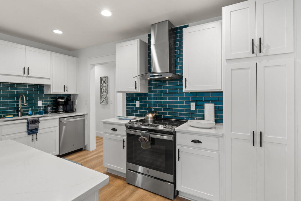 209 7th St, 32456