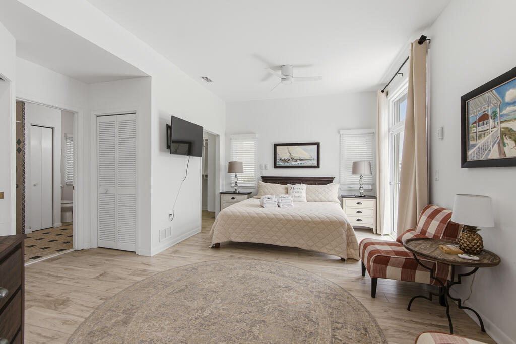 274 Florida Ave, 32456