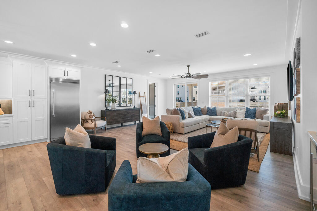 204 Sugar Sand E, 32456