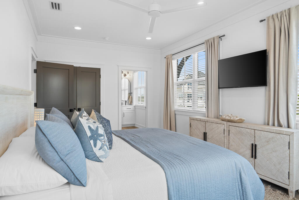 204 Sugar Sand E, 32456