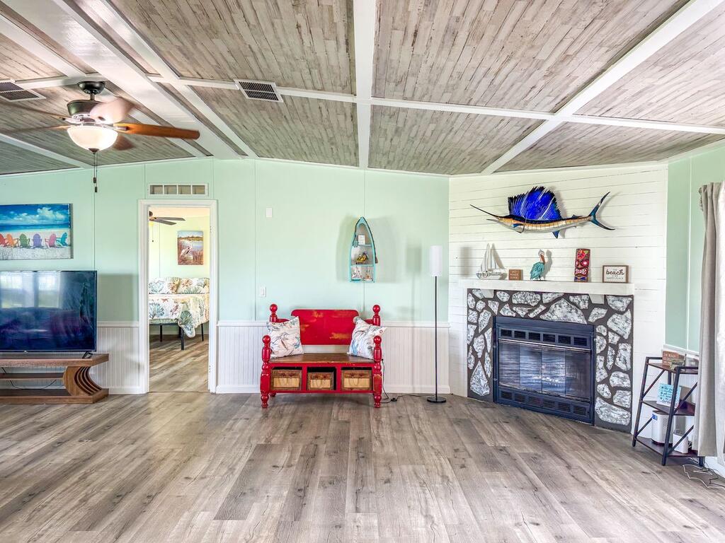220 N Canal Dr, Port St. Joe 32456