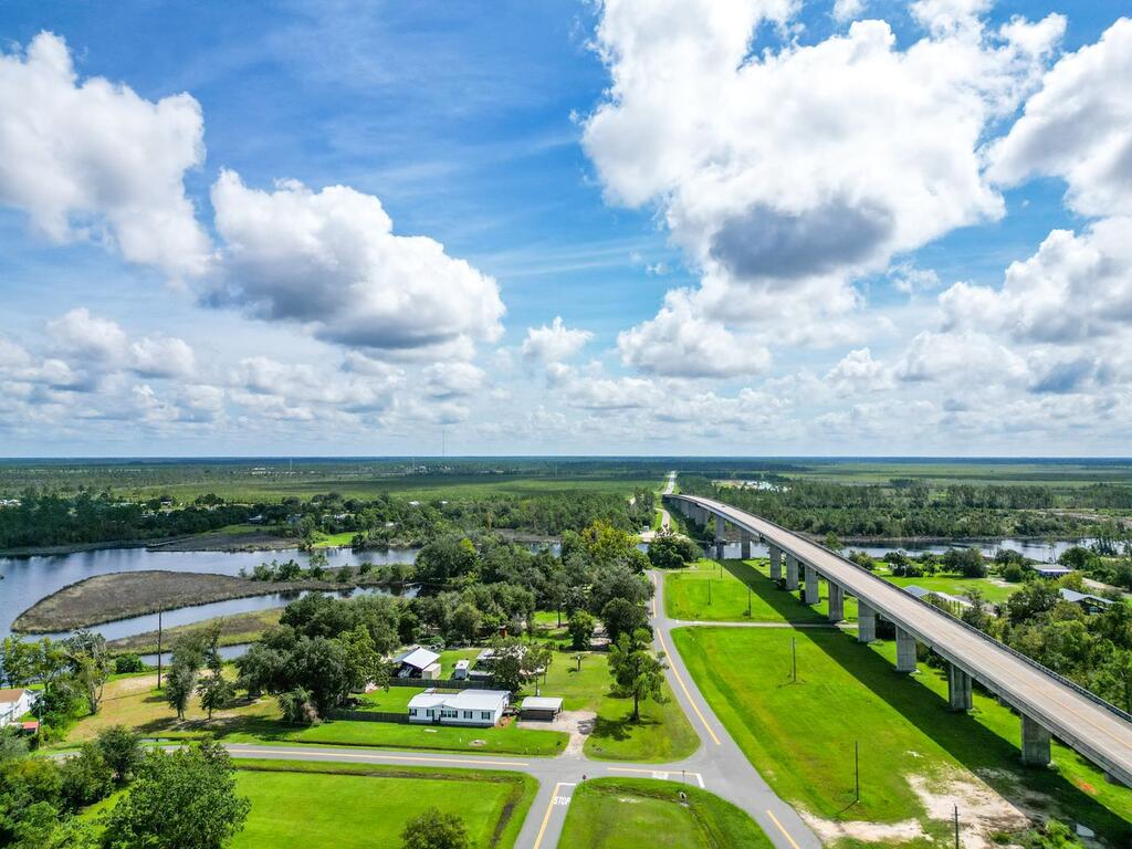 220 N Canal Dr, Port St. Joe 32456