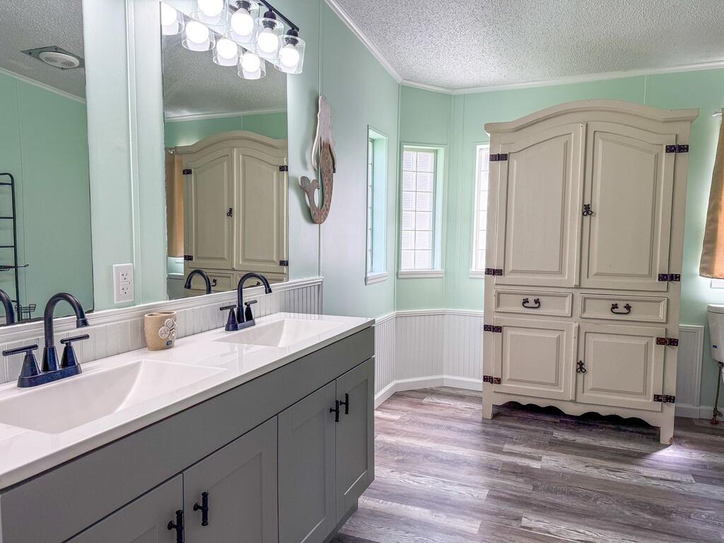 220 N Canal Dr, Port St. Joe 32456