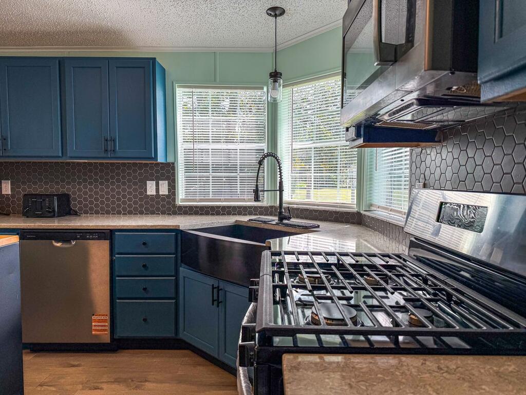 220 N Canal Dr, Port St. Joe 32456