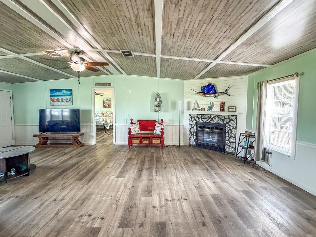 220 N Canal Dr, Port St. Joe 32456