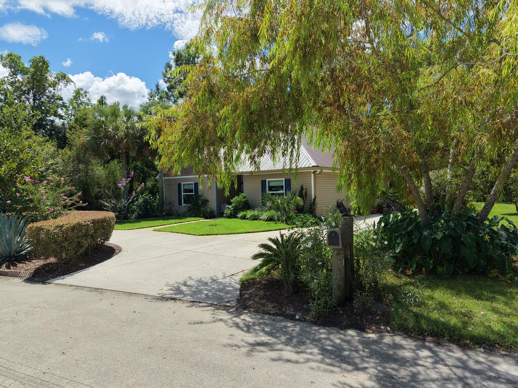 129 Betty Dr, Port St. Joe 32456