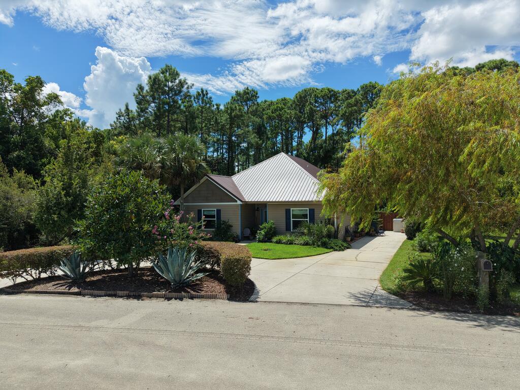 129 Betty Dr, Port St. Joe 32456
