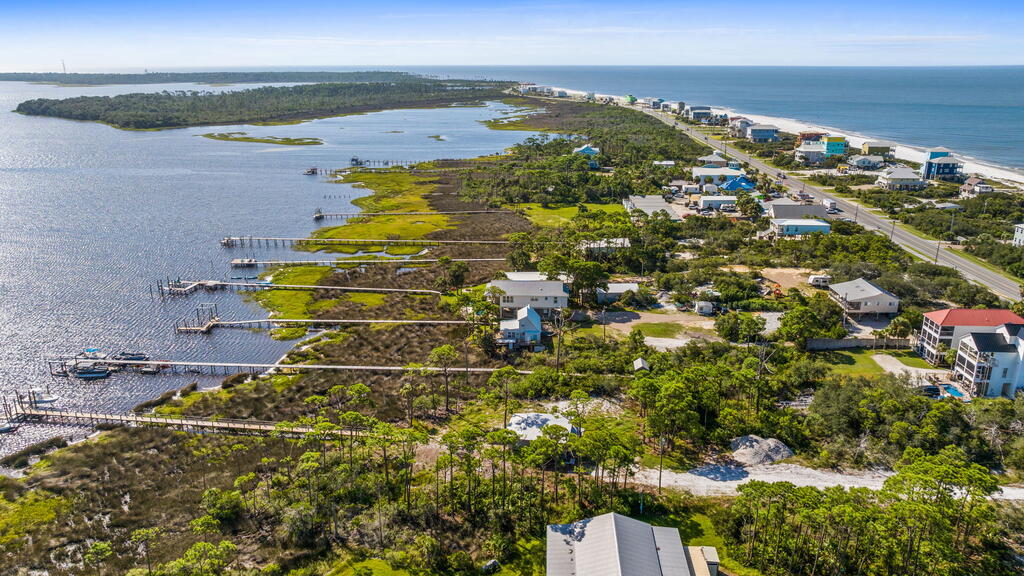 180 Pilot Dr, Port St. Joe 32456