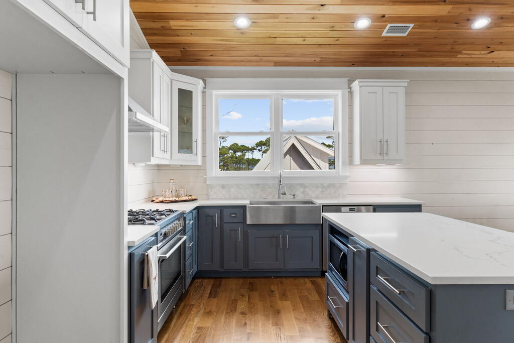 180 Pilot Dr, Port St. Joe 32456