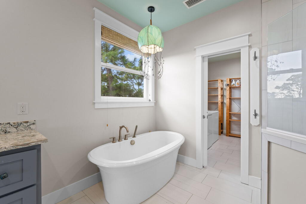 180 Pilot Dr, Port St. Joe 32456