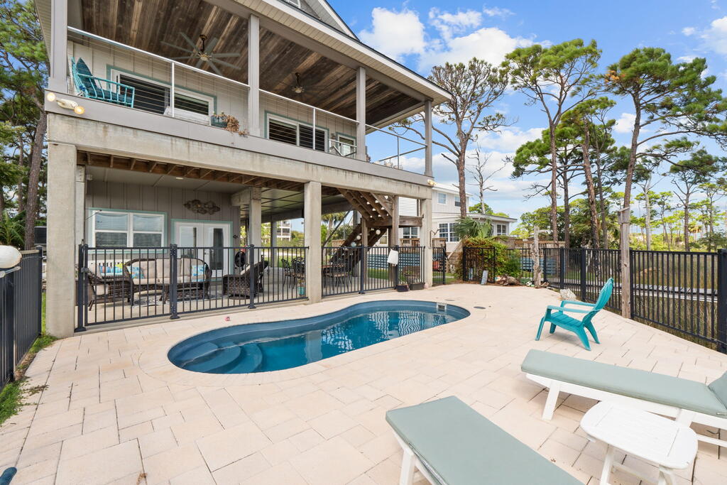 180 Pilot Dr, Port St. Joe 32456