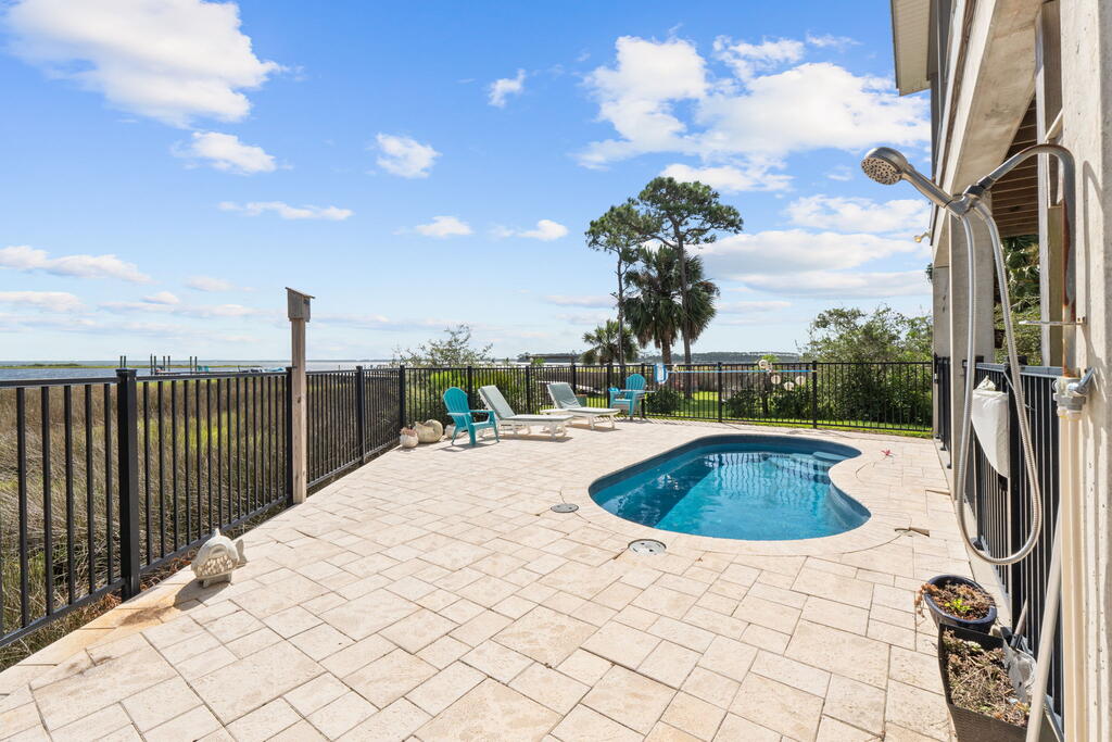 180 Pilot Dr, Port St. Joe 32456