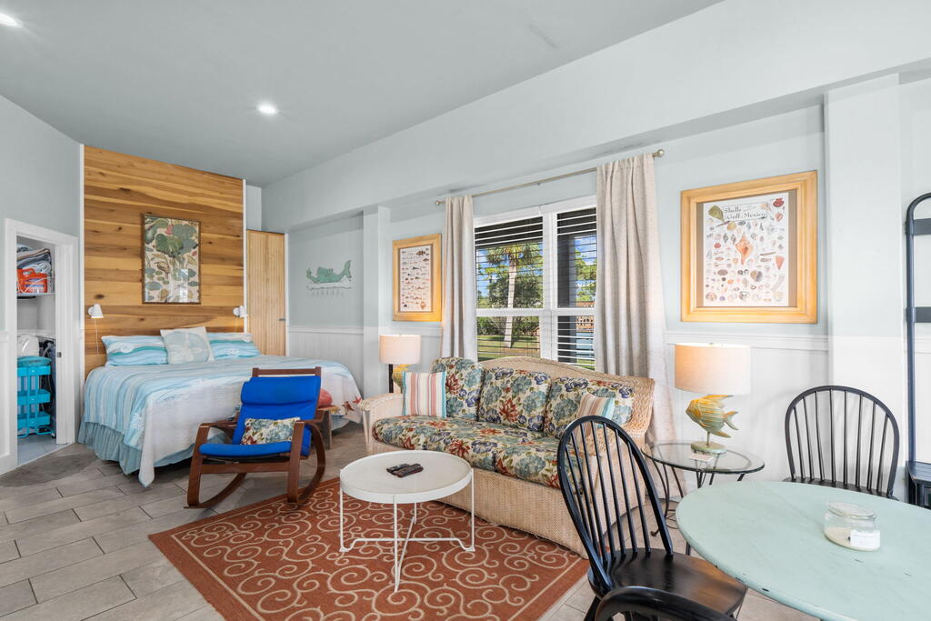 180 Pilot Dr, Port St. Joe 32456