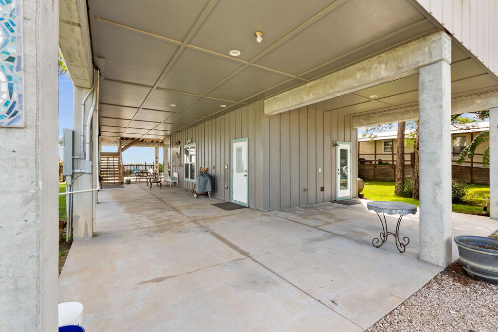 180 Pilot Dr, Port St. Joe 32456