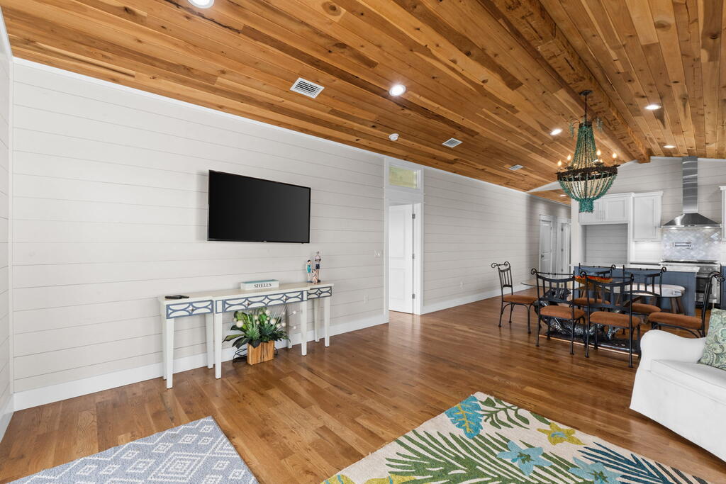 180 Pilot Dr, Port St. Joe 32456
