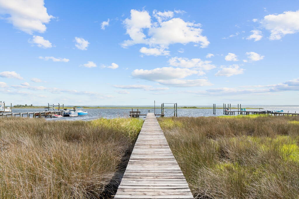 180 Pilot Dr, Port St. Joe 32456