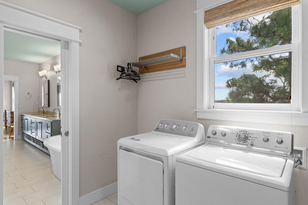 180 Pilot Dr, Port St. Joe 32456